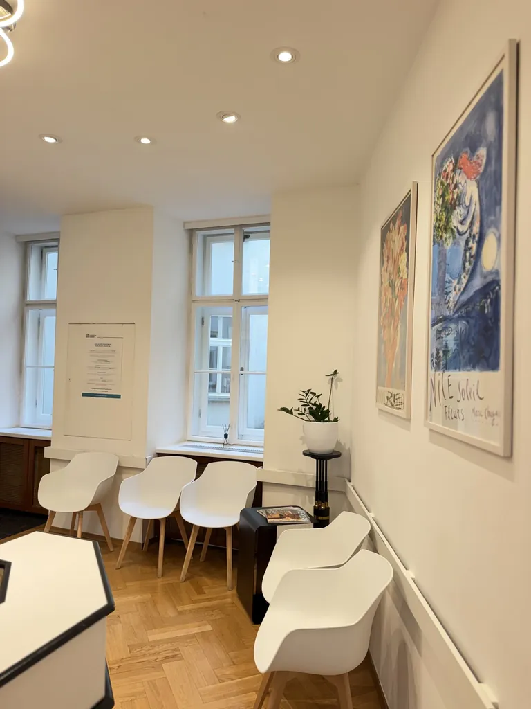 Wartezimmer der Zahnarztpraxis in der Günthergasse